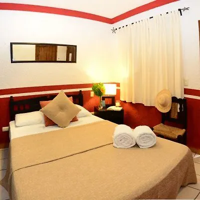 Hotel Hacienda Mariposa Плая-дель-Кармен 3*,