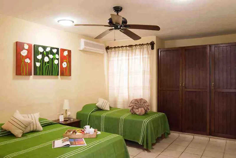 Hotel Hacienda Mariposa Плая-дель-Кармен 3*,  Мексика