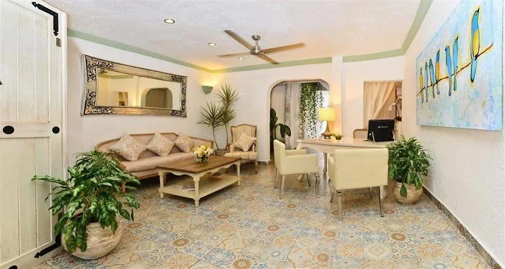 Hotel Hacienda Mariposa Плая-дель-Кармен 3*,